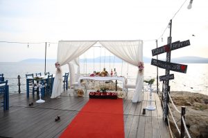 Seferihisar İskelede Romantik Evlilik Teklifi Organizasyonu İstanbul Organizasyon
